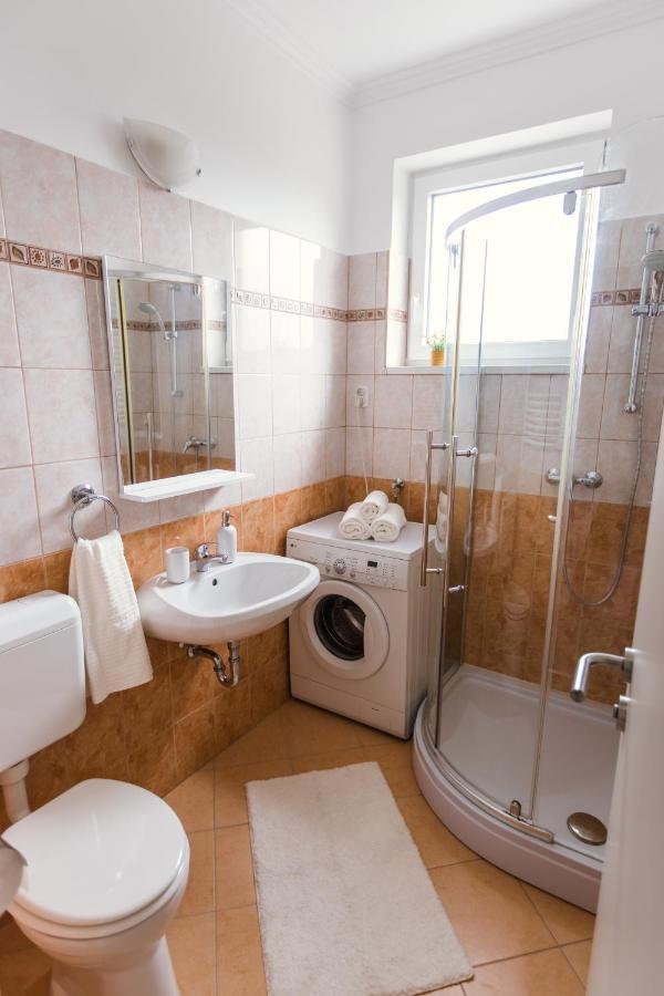 Bohohome Apartment エゲル エクステリア 写真