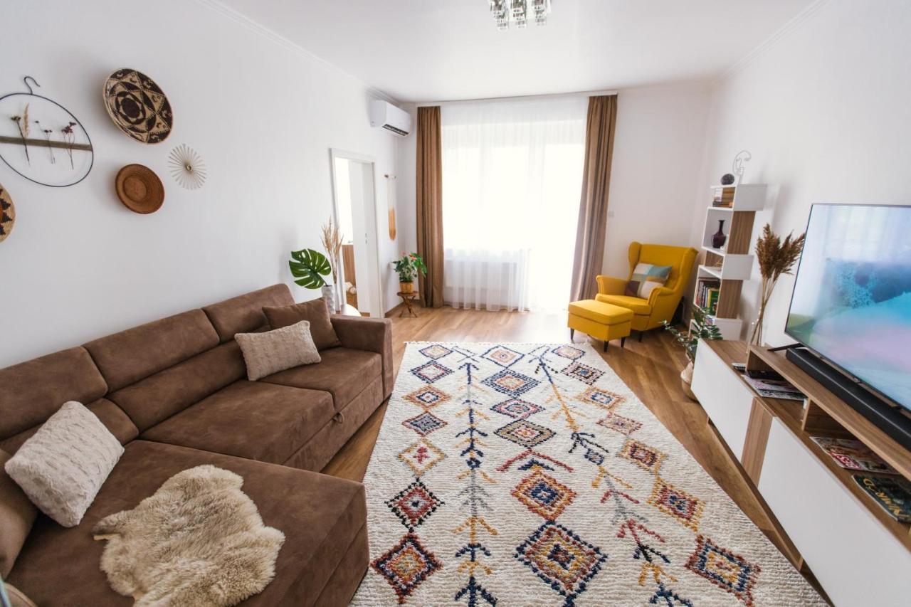 Bohohome Apartment エゲル エクステリア 写真