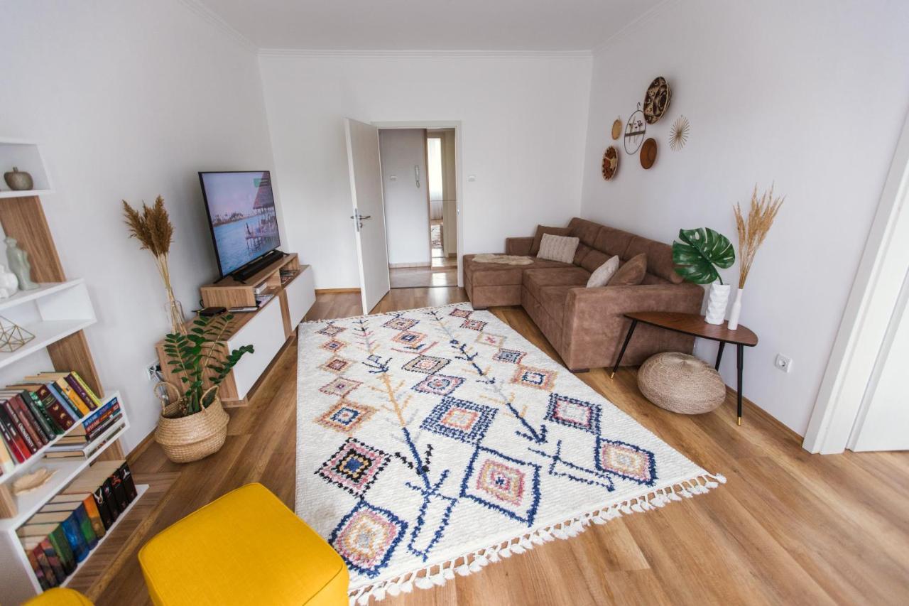 Bohohome Apartment エゲル エクステリア 写真